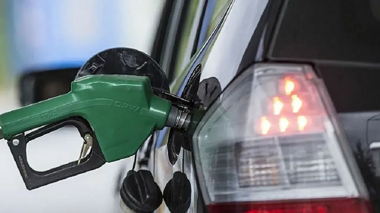 Akaryakıt Fiyatlarında Zam Beklerken İndirim Geldi! Motorin ve Benzin'e 1 TL İndirim Oldu