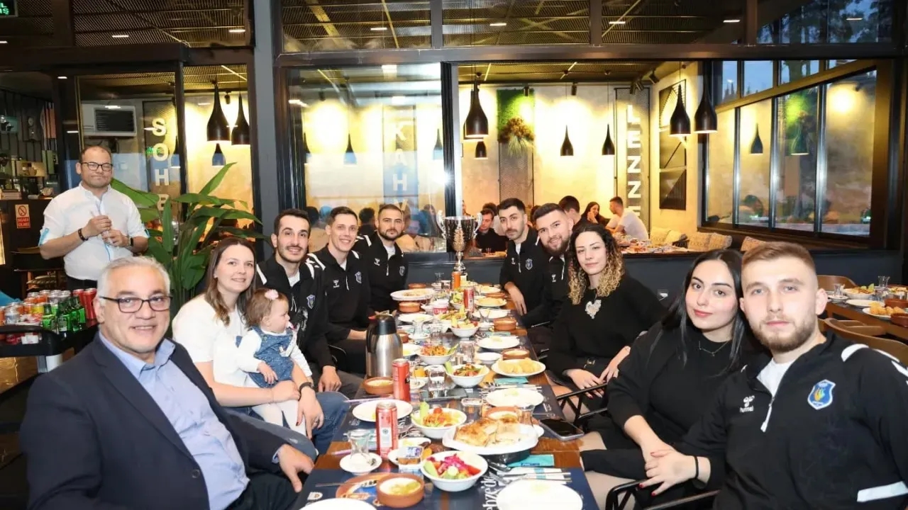 Başkan Zinnur Büyükgöz, Efeler Ligi’ne Yükselen Takımla İftarda Buluştu