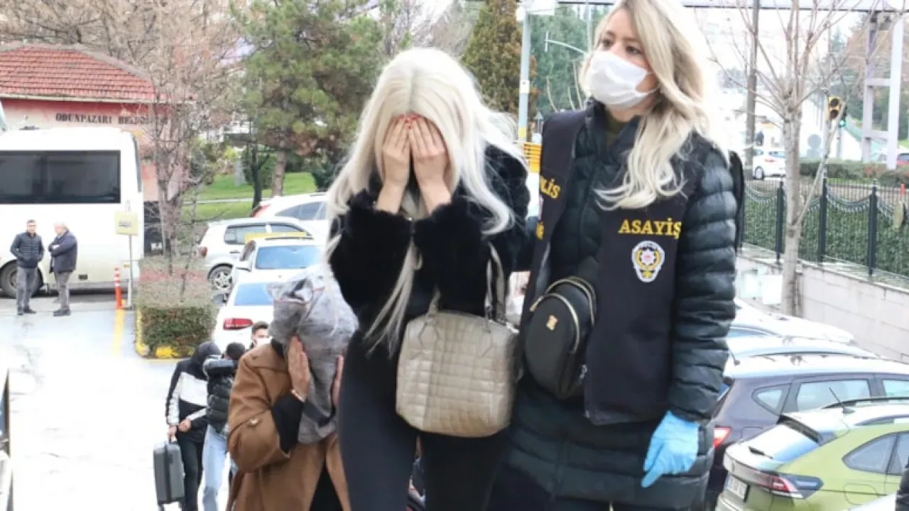 Eskişehir'de Eş Zamanlı 5 İlde "Barbie-ES" Fuhuş Operasyonu! 18 Şüpheli Gözaltına Alındı!