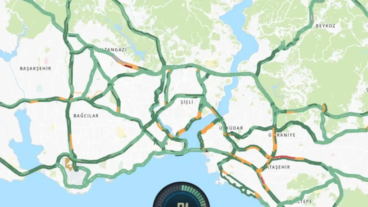 İstanbul'da Kar Yağışı Trafik Yoğunluğunu Düşürdü: Sabah Saatlerinde Araç Kullanımı Azaldı
