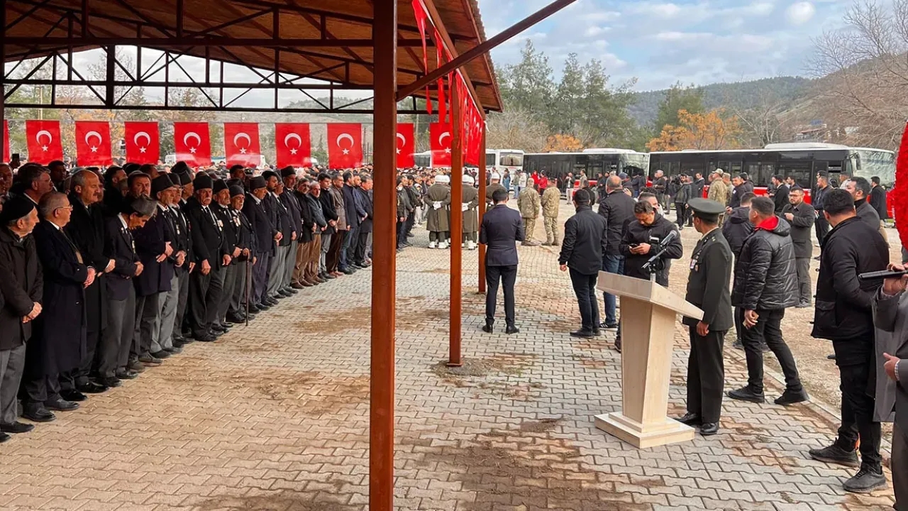 Şehit Piyade Sözleşmeli Er Son Yolculuğuna Uğurlanıyor
