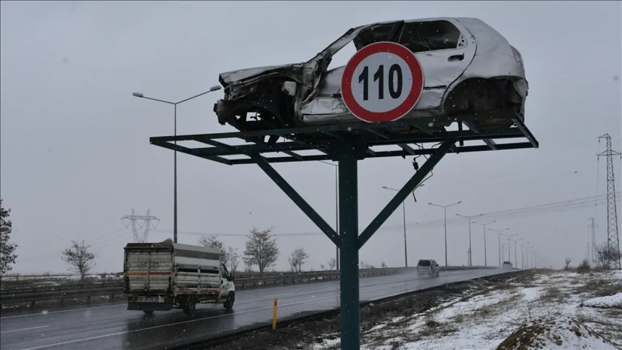 Trafik Kazalarını Önlemek İçin Erzurum'da İlginç Yöntem!