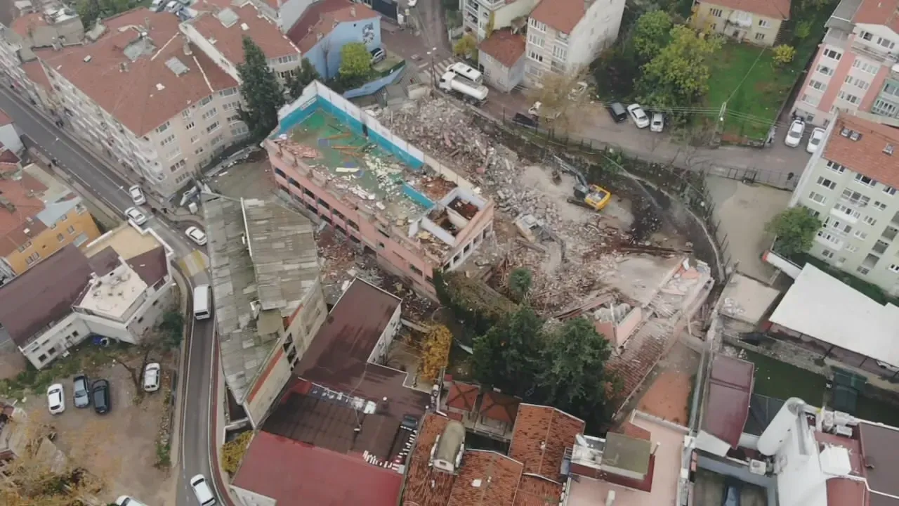 Image for Bursa'da Deprem Yönetmeliğine Uymayan Tarihi Okula Yıkım Kararı