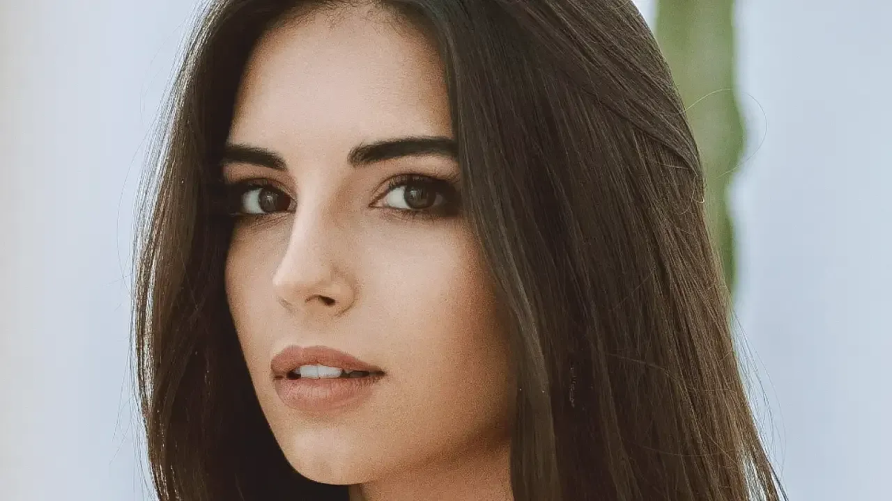 Image for Hudutsuz Sevda'ya Yeni Bir Soluk: Esma Kim? Yasemin Yazıcı'yı Yakından Tanıyın