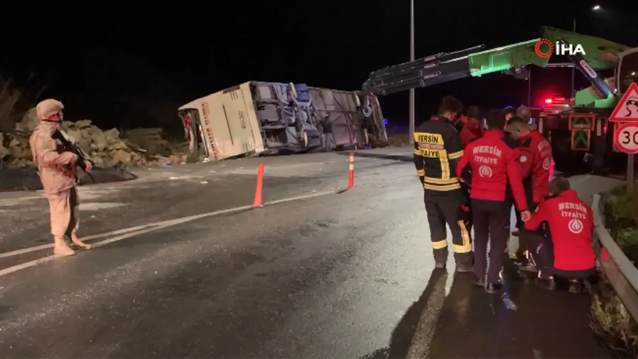 Image for Mersin'de Feci Trafik Kazası: Otobüs Devrildi 9 Kişi Hayatını Kaybetti 30 Kişi Yaralandı