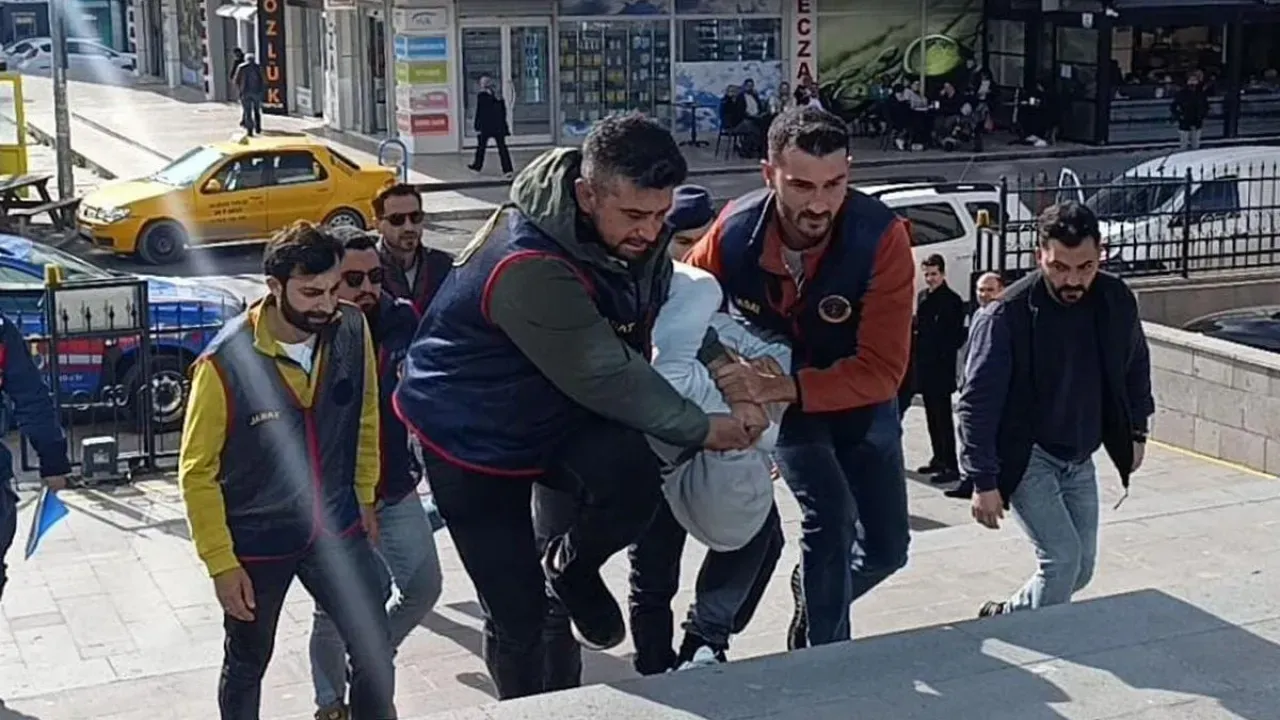 Image for Tekirdağ'da 9 aylık bebeğe cinsel istismardan tutuklanan baba cezaevinde ölü olarak bulundu.