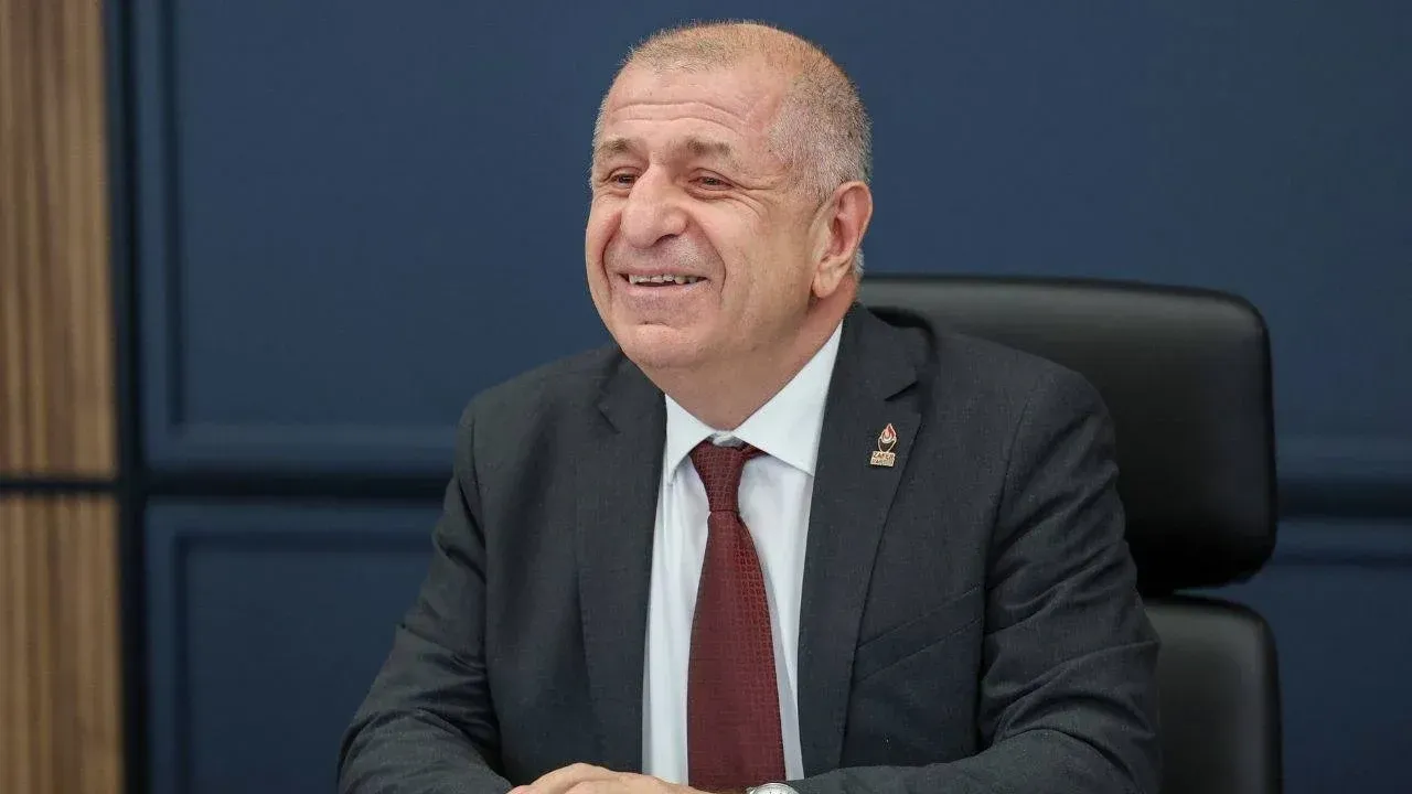 Image for Ümit Özdağ'ın 'Cumhurbaşkanı'na Hakaret' Dosyası İstanbul'dan Antalya'ya Yollandı