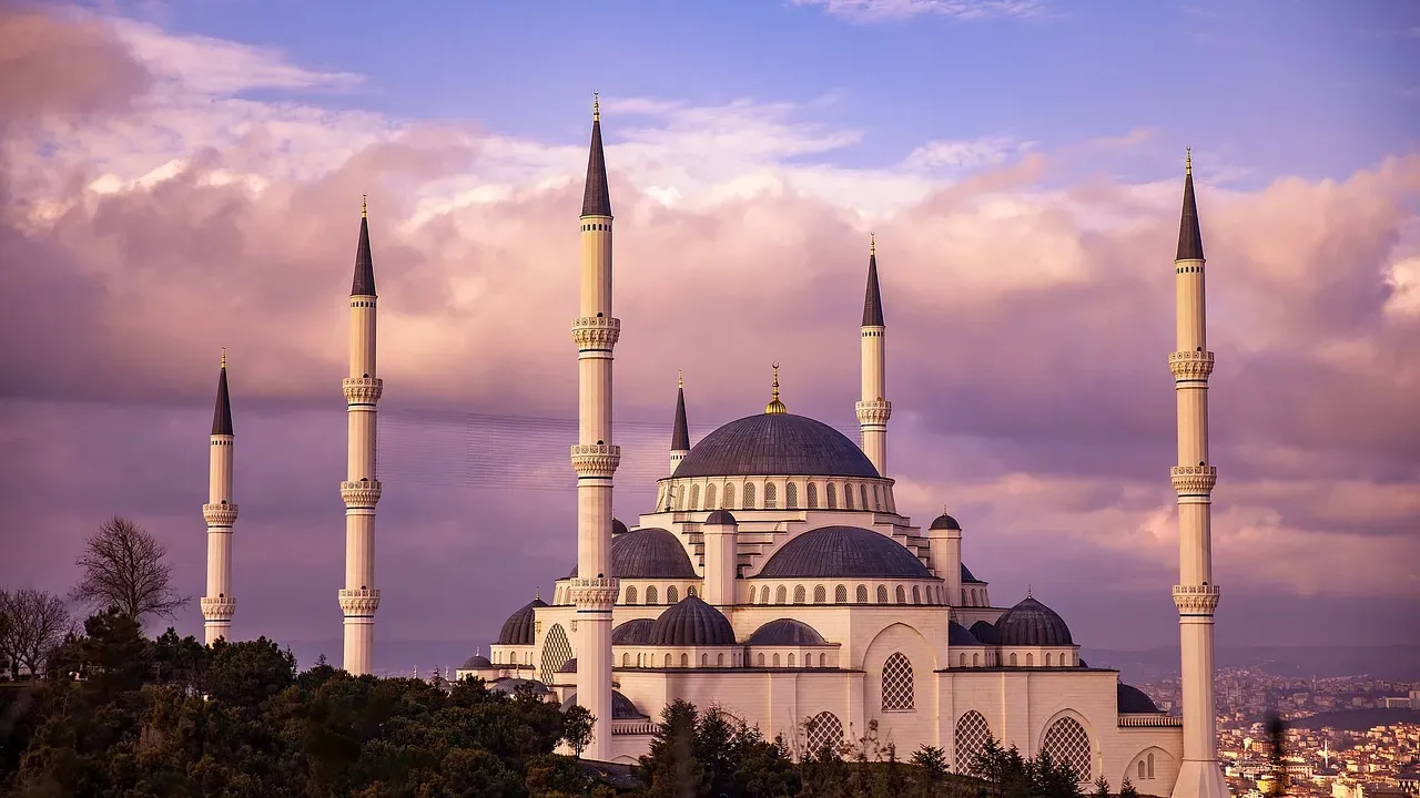 Image for Ya Şehr-i Ramazan, Hoş Geldin! 11 Ayın Sultanı ile Yüreklerdeki Sevinç ve Manevi Hazırlıklar Başladı