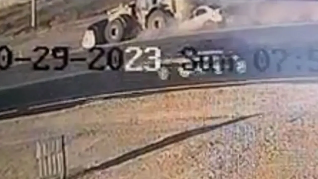 Aksaray'da İş Makinasına Çarparak Meydana Gelen Ölümlü Kazanın Görüntüleri Kameralara Yansıdı