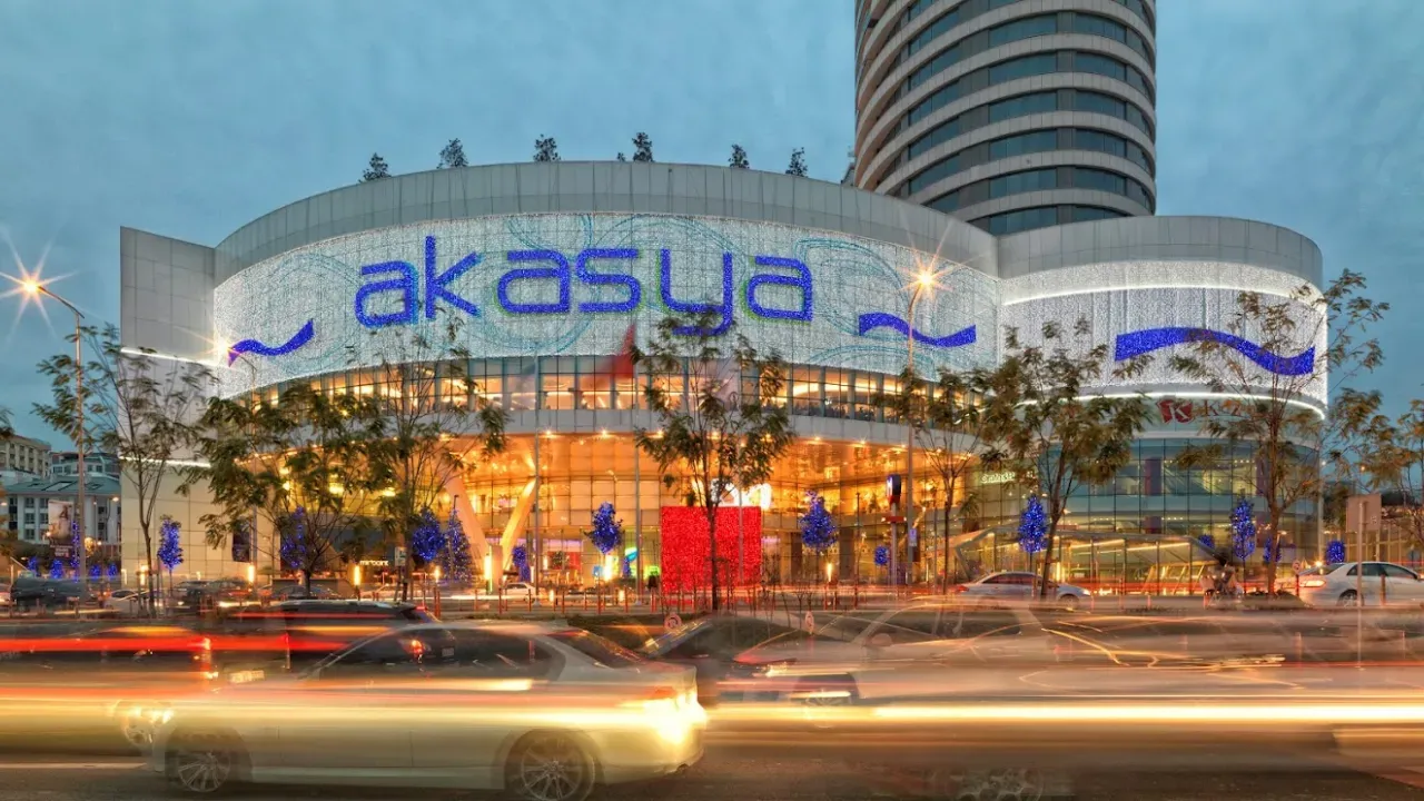 Akasya AVM'de Yangın Paniği Dumanlar İçinde Kalan Alışveriş Merkezi Tahliye Edildi