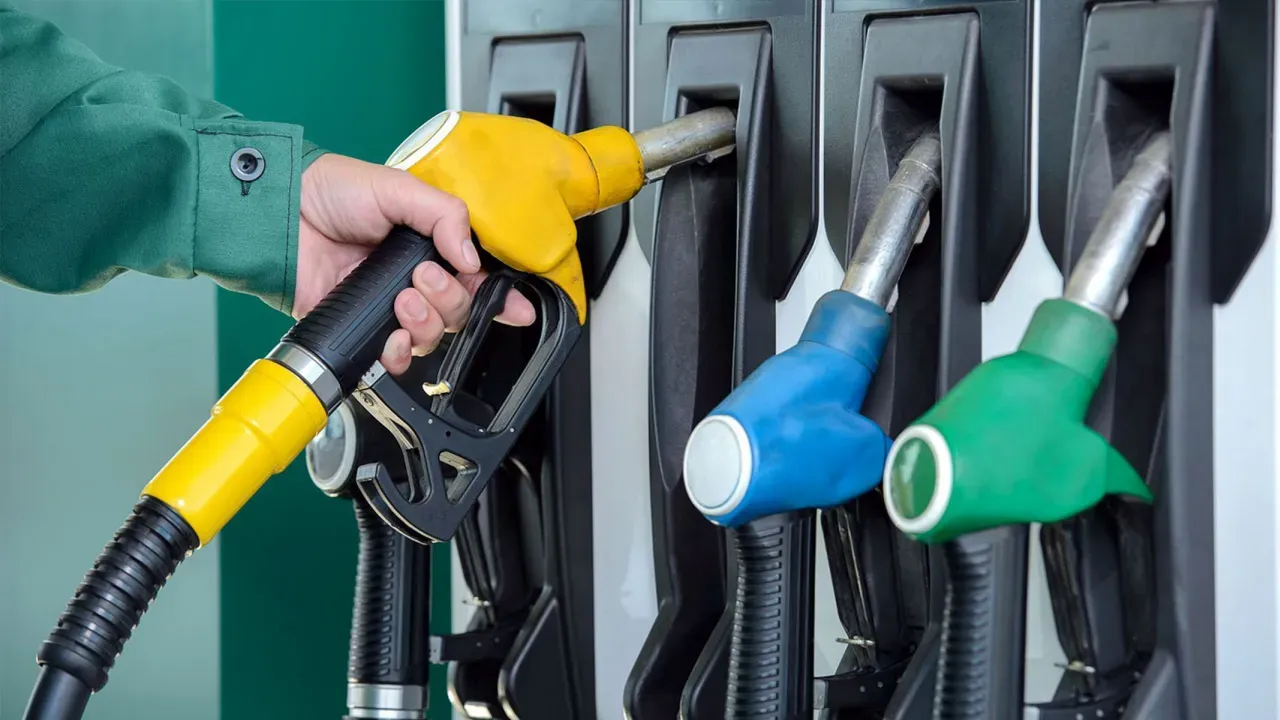 Benzine Gece Yarısı Zammı!