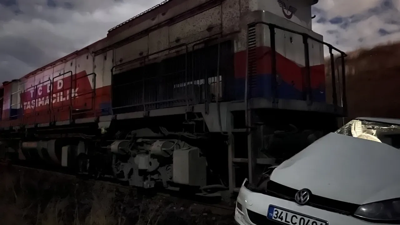 Diyarbakır'da Tren Kazası 1'i Çocuk 5 Kişi Yaralı
