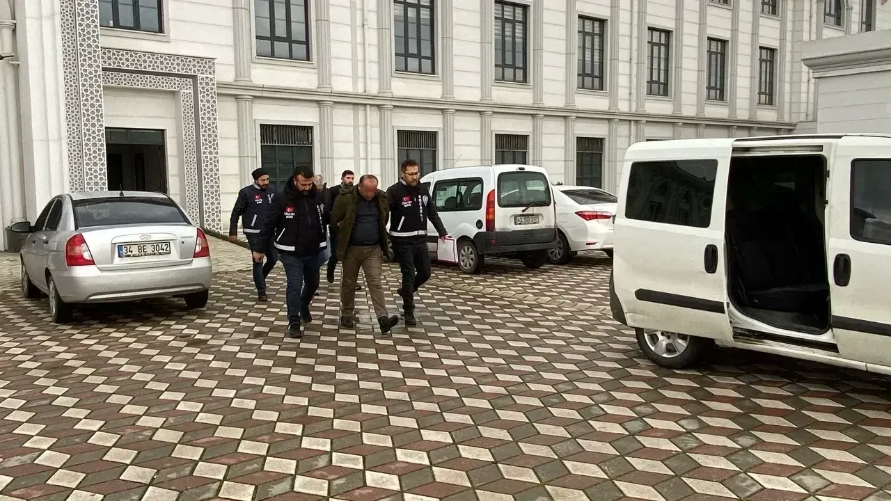 Gebze'de Şok Olay Adam Öldürdü, Cesetle 1,5 Gün Arabada Dolaştı