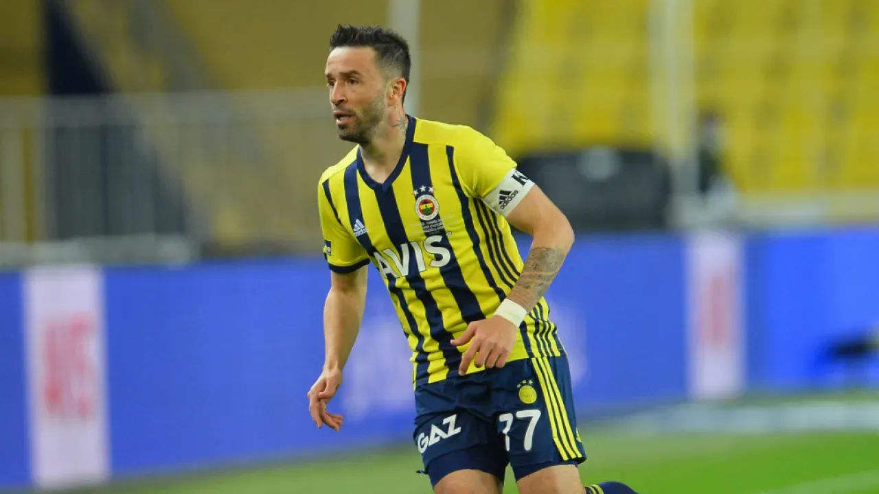 Gökhan Gönül Kimdir