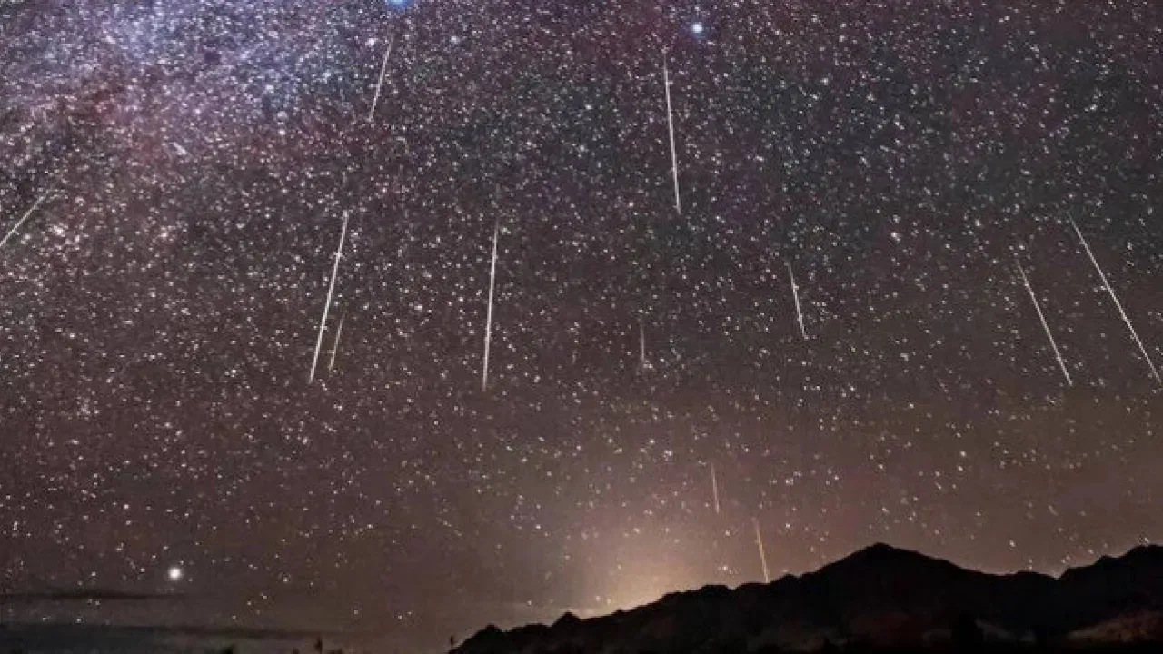 Görsel Şölene Hazır Olun! Geminid Meteor Yağmuru Bu Gece Zirve Yapacak!