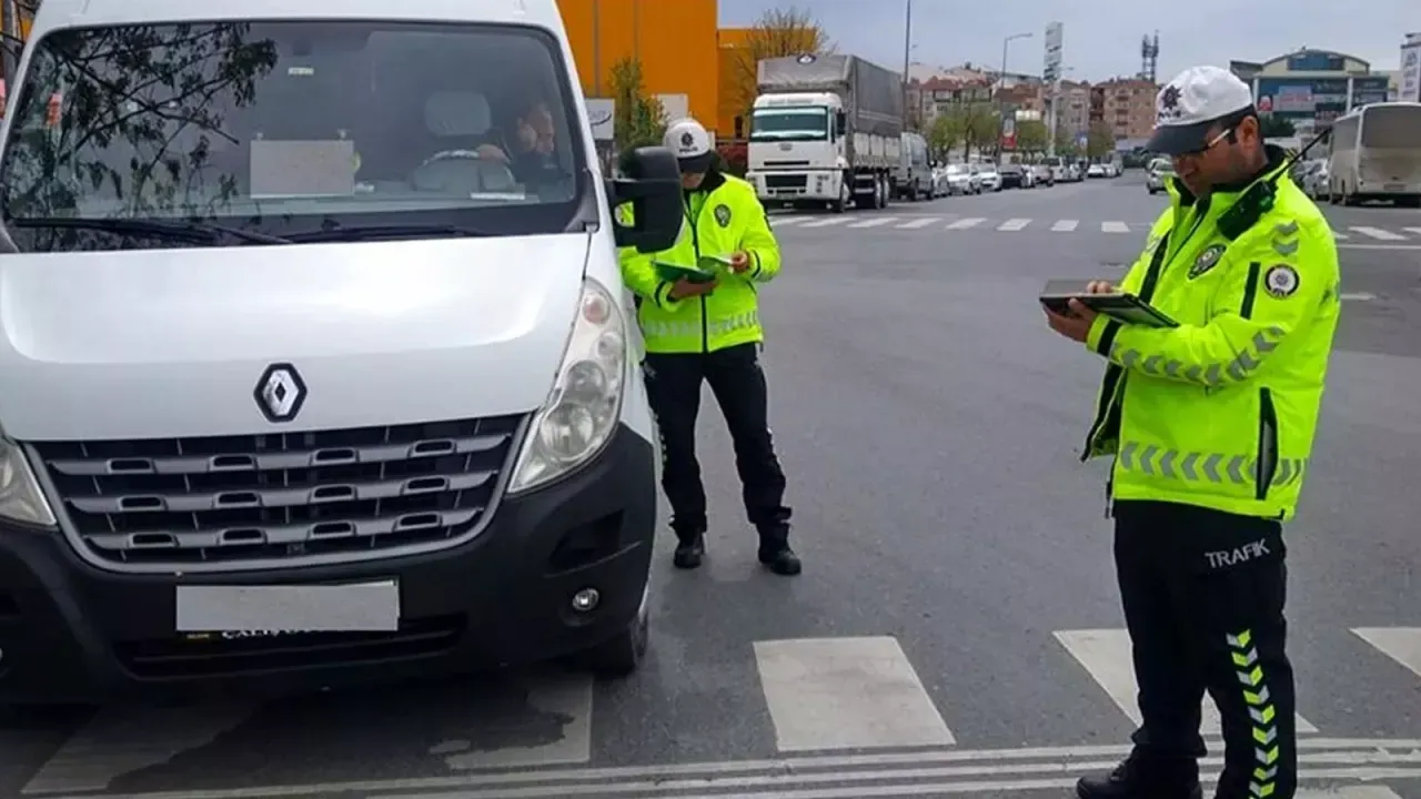 İstanbul’da Güpegündüz Öğrenci Servisi Kaçırıldı!