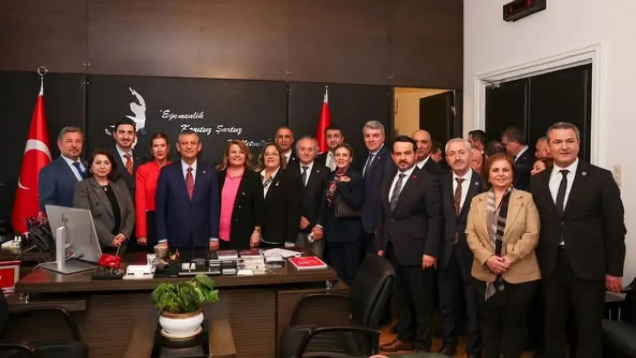 İzmit Belediye Başkanı Fatma Kaplan Hürriyet’ten CHP Lideri Özgür Özel’e Ziyaret