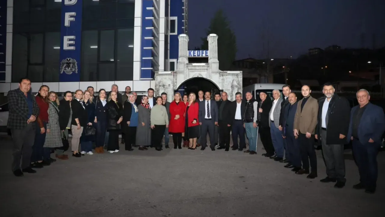 İzmit Belediye Başkanı Hürriyet’ten KEDFE’ye ziyaret
