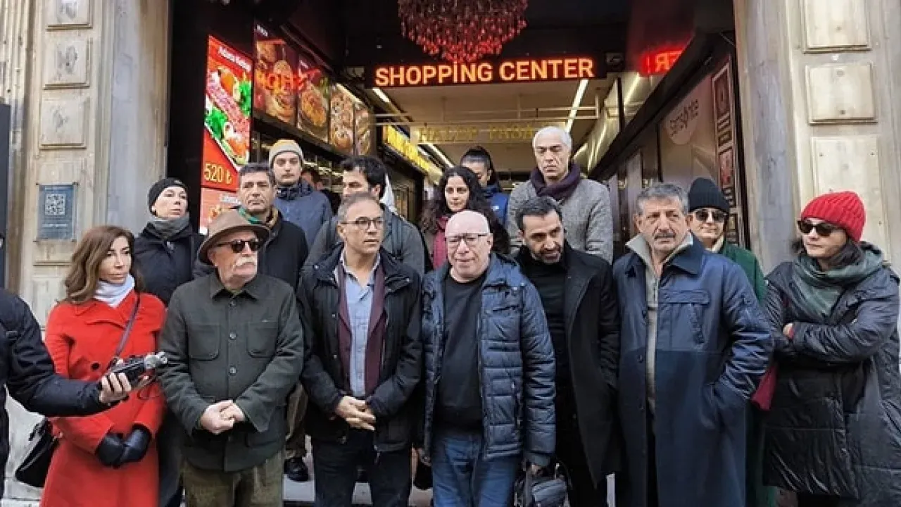 Kültür ve Turizm Bakanlığı "Oy’una Geldik" Filmini Yasakladı İlyas Salman Başroldeki Proje Gündeme Damga Vurdu